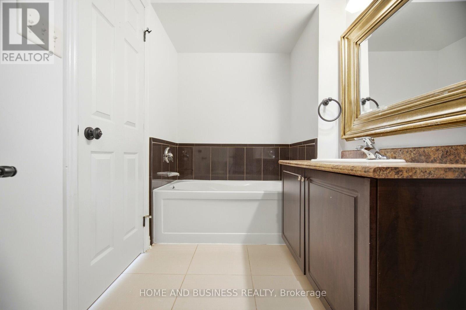 29 - 2410 Woodstock Trail, Oakville, Ontario  L6M 0L3 - Photo 33 - W12698076