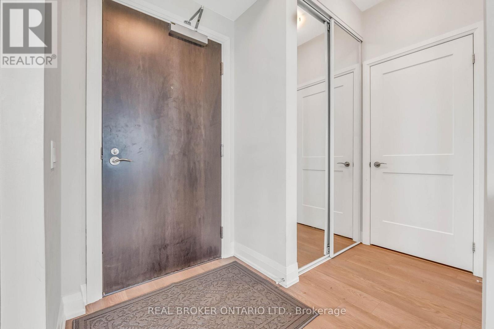 1904 - 15 Lynch Street, Brampton, Ontario L6W 0C7 - Photo 3 - W12698084