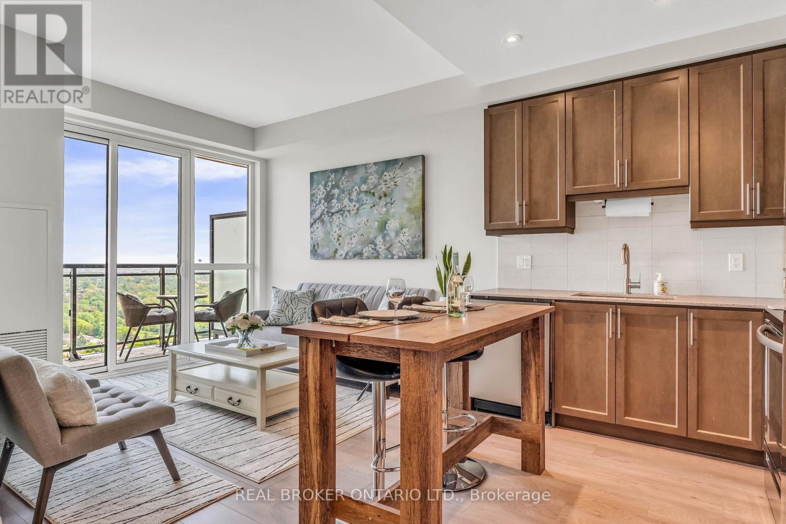 1904 - 15 Lynch Street, Brampton, Ontario L6W 0C7 - Photo 4 - W12698084