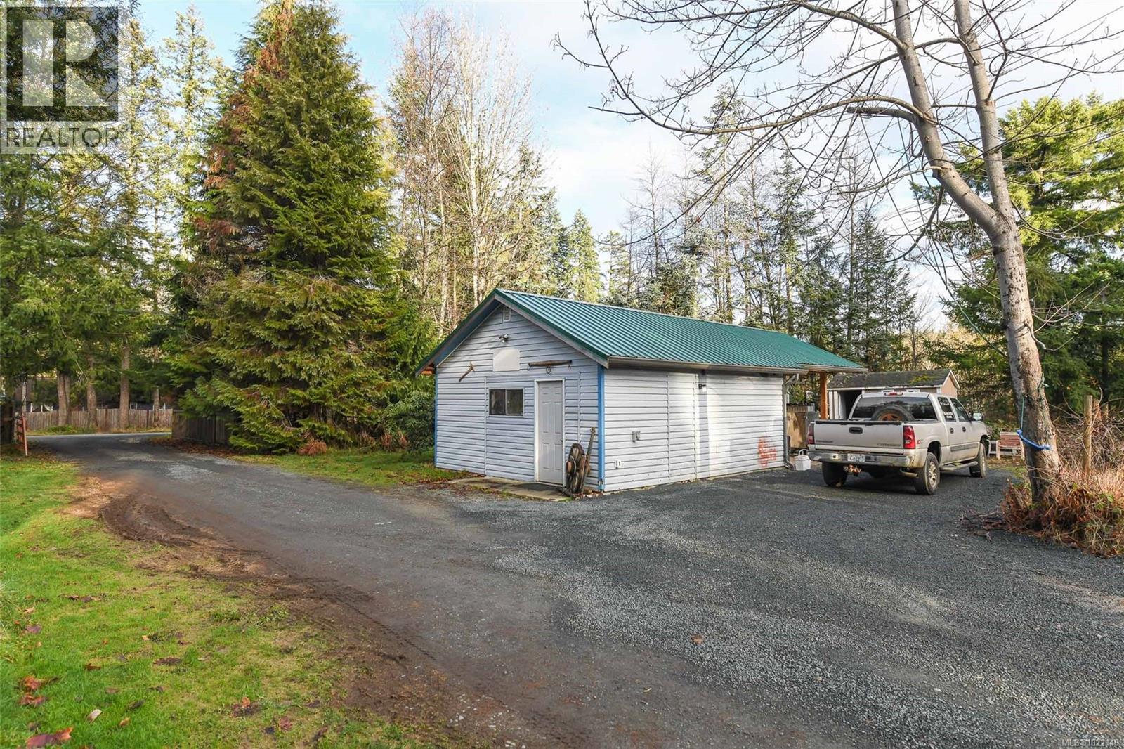 2795 Macaulay Rd, Black Creek, British Columbia  V9J 1B9 - Photo 4 - 1022140