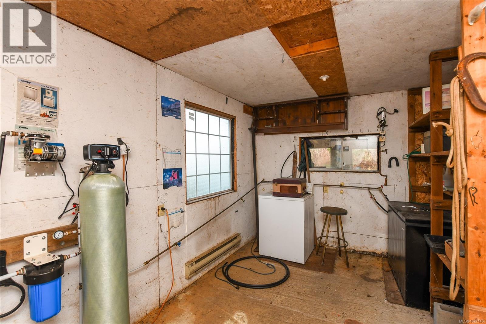 2795 Macaulay Rd, Black Creek, British Columbia  V9J 1B9 - Photo 40 - 1022140