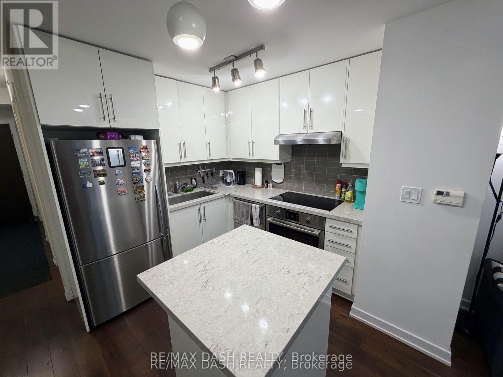 3204 - 1 The Esplanade Street, Toronto, Ontario  M5E 0A8 - Photo 4 - C12698108