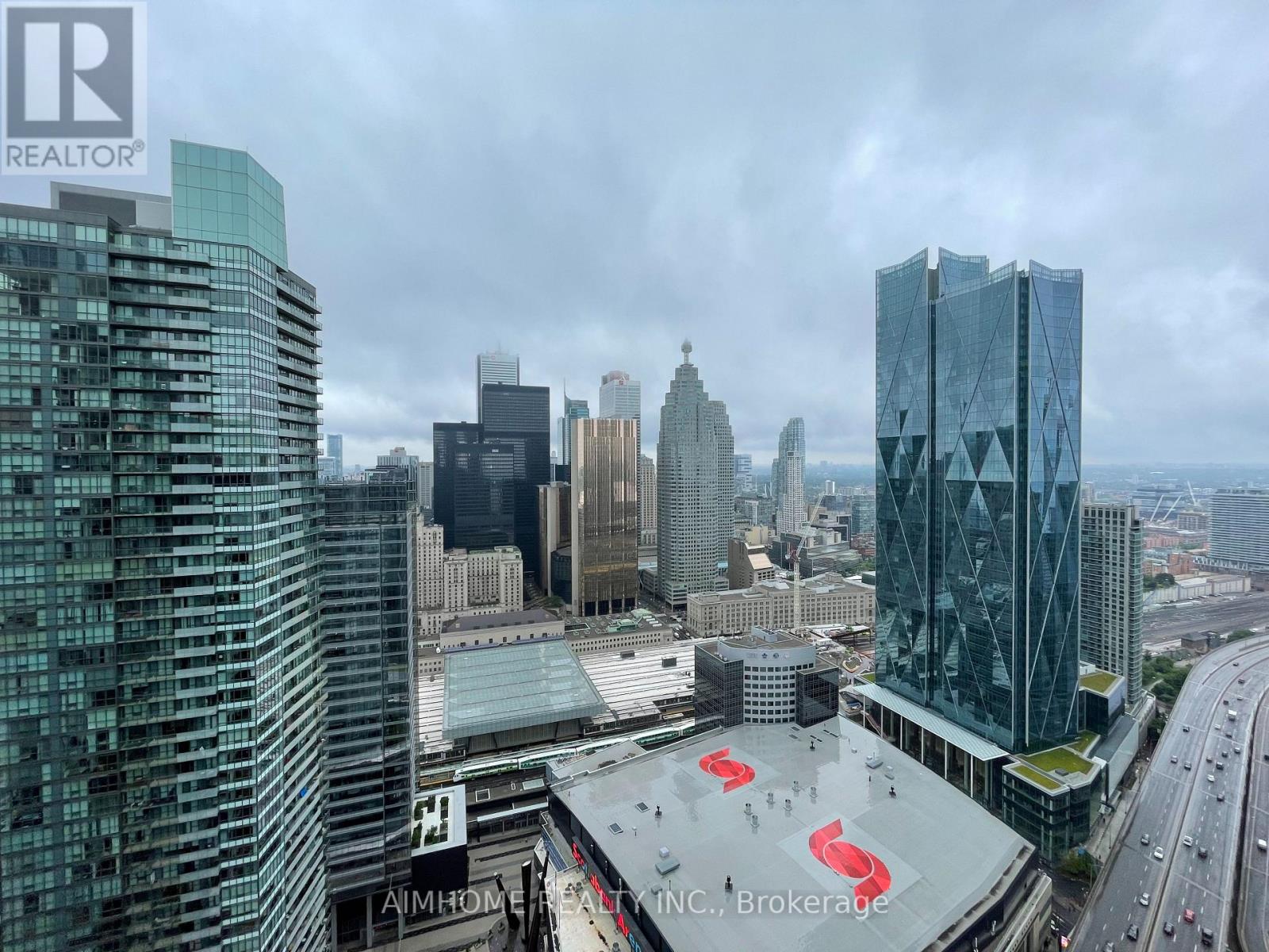 4703 - 100 Harbour Street, Toronto, Ontario  M5J 0B5 - Photo 2 - C12698110