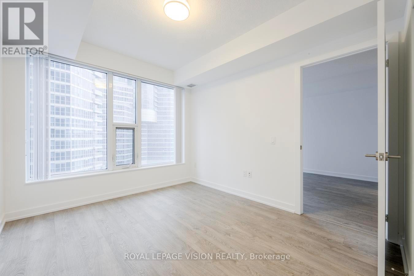 909 - 10 York Street, Toronto, Ontario  M5J 2Z2 - Photo 12 - C12698114