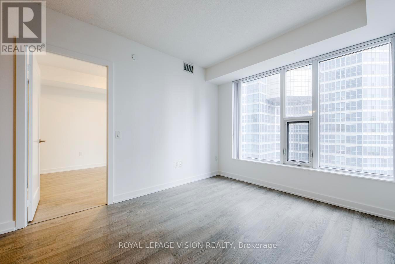 909 - 10 York Street, Toronto, Ontario  M5J 2Z2 - Photo 13 - C12698114