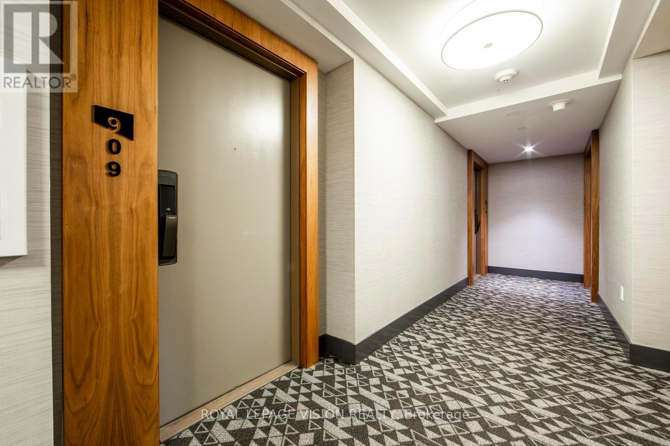 909 - 10 York Street, Toronto, Ontario  M5J 2Z2 - Photo 19 - C12698114