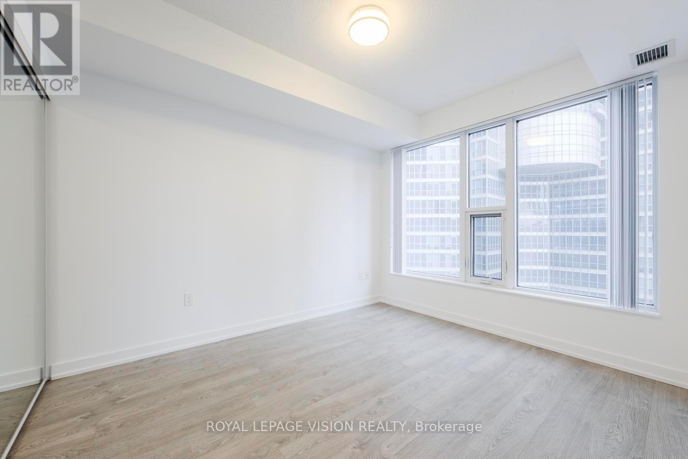 909 - 10 York Street, Toronto, Ontario  M5J 2Z2 - Photo 8 - C12698114