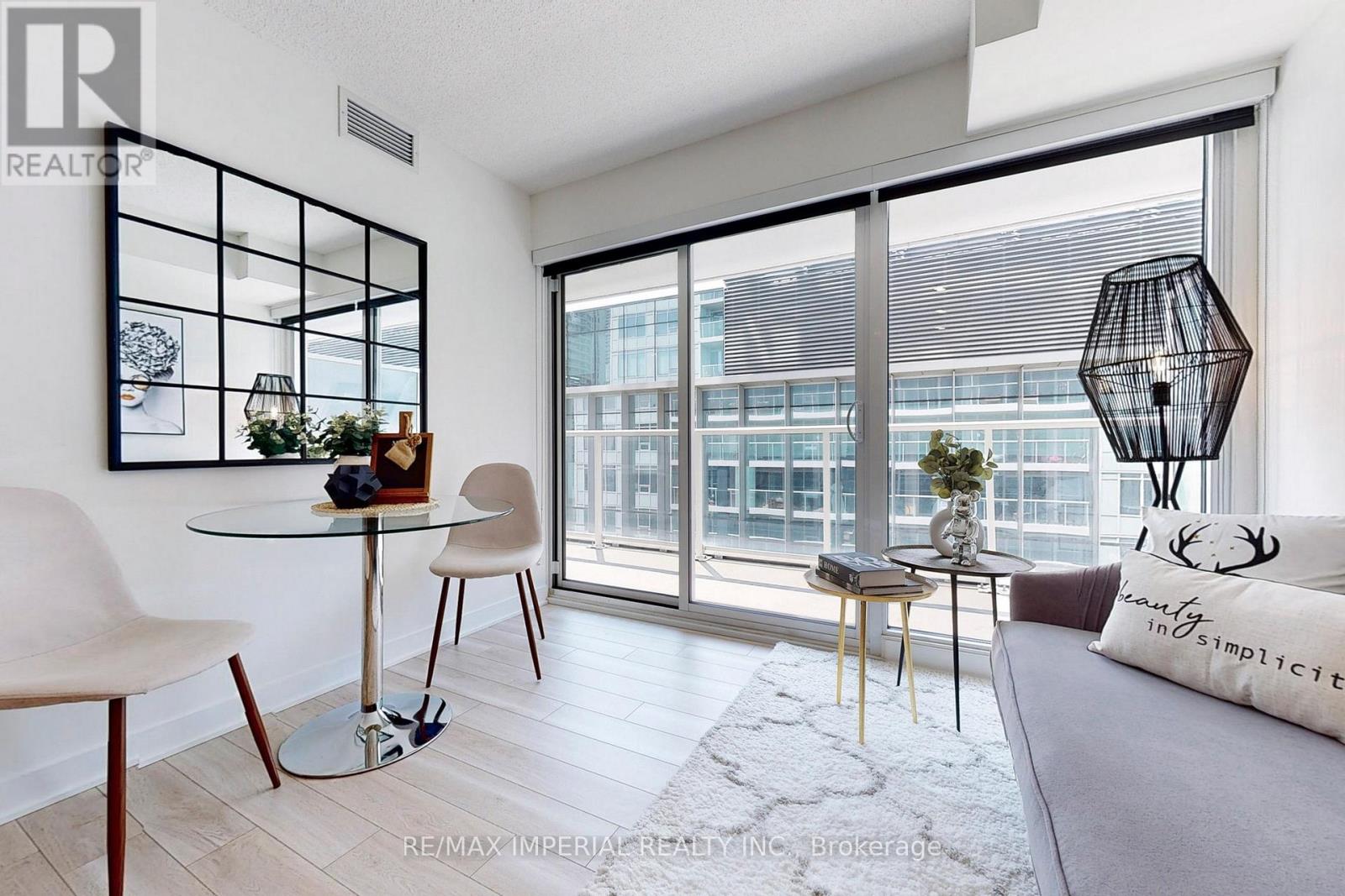 1001 - 17 Bathurst Street, Toronto, Ontario  M5V 0N1 - Photo 15 - C12698146