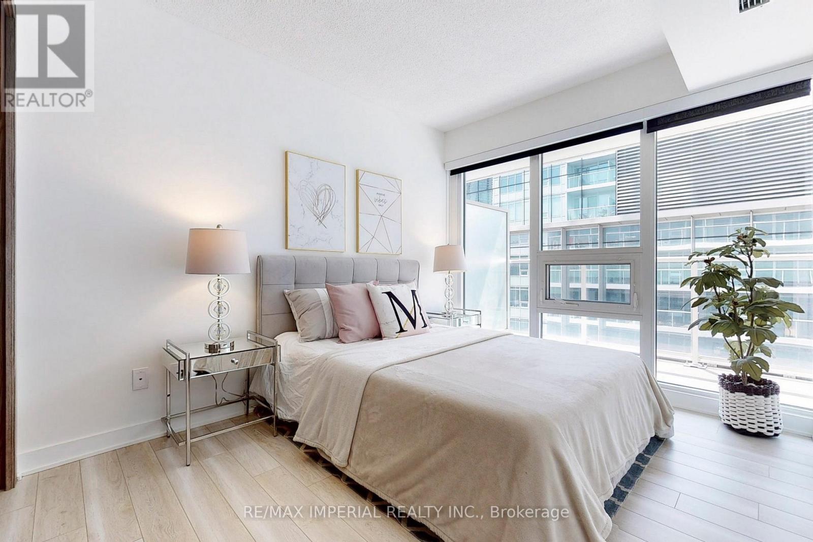 1001 - 17 Bathurst Street, Toronto, Ontario  M5V 0N1 - Photo 19 - C12698146