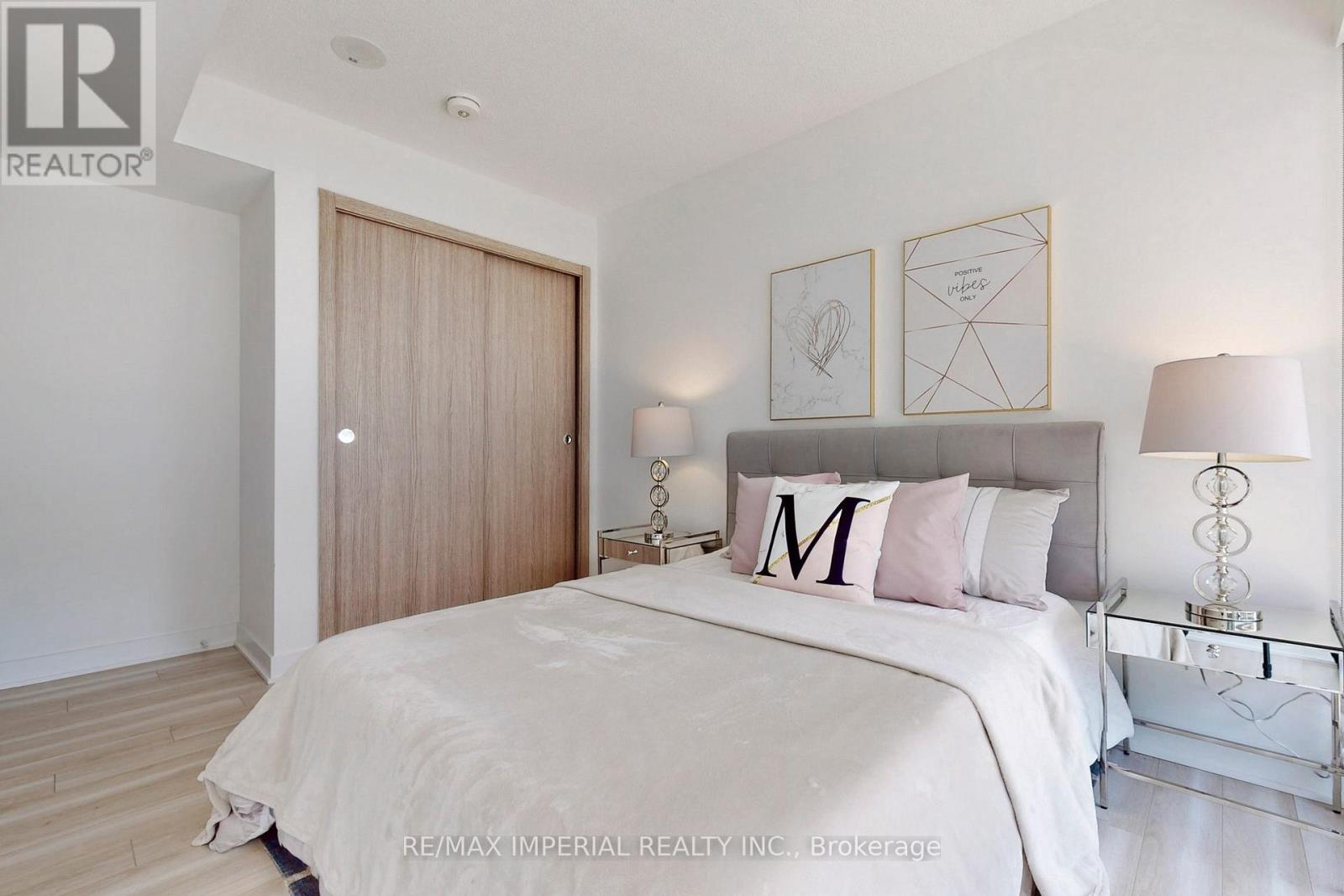 1001 - 17 Bathurst Street, Toronto, Ontario  M5V 0N1 - Photo 20 - C12698146