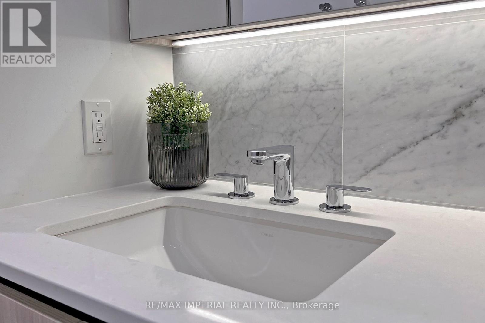 1001 - 17 Bathurst Street, Toronto, Ontario  M5V 0N1 - Photo 25 - C12698146