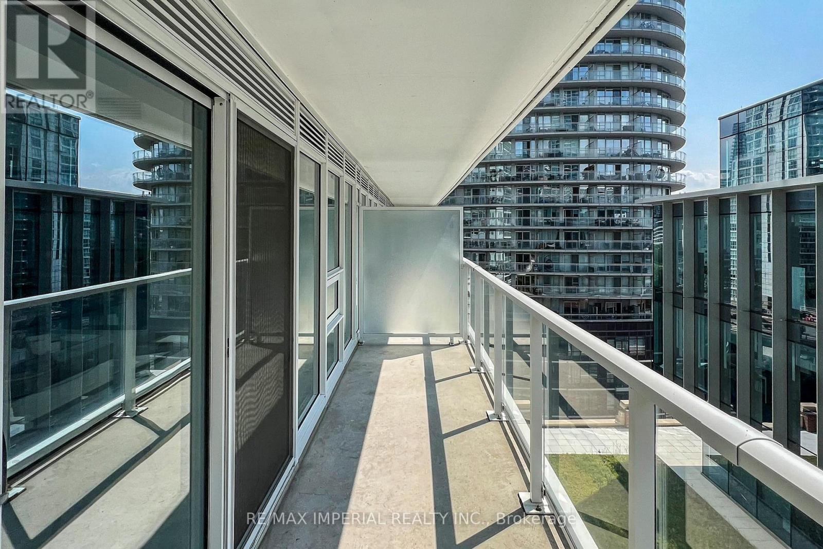 1001 - 17 Bathurst Street, Toronto, Ontario  M5V 0N1 - Photo 28 - C12698146