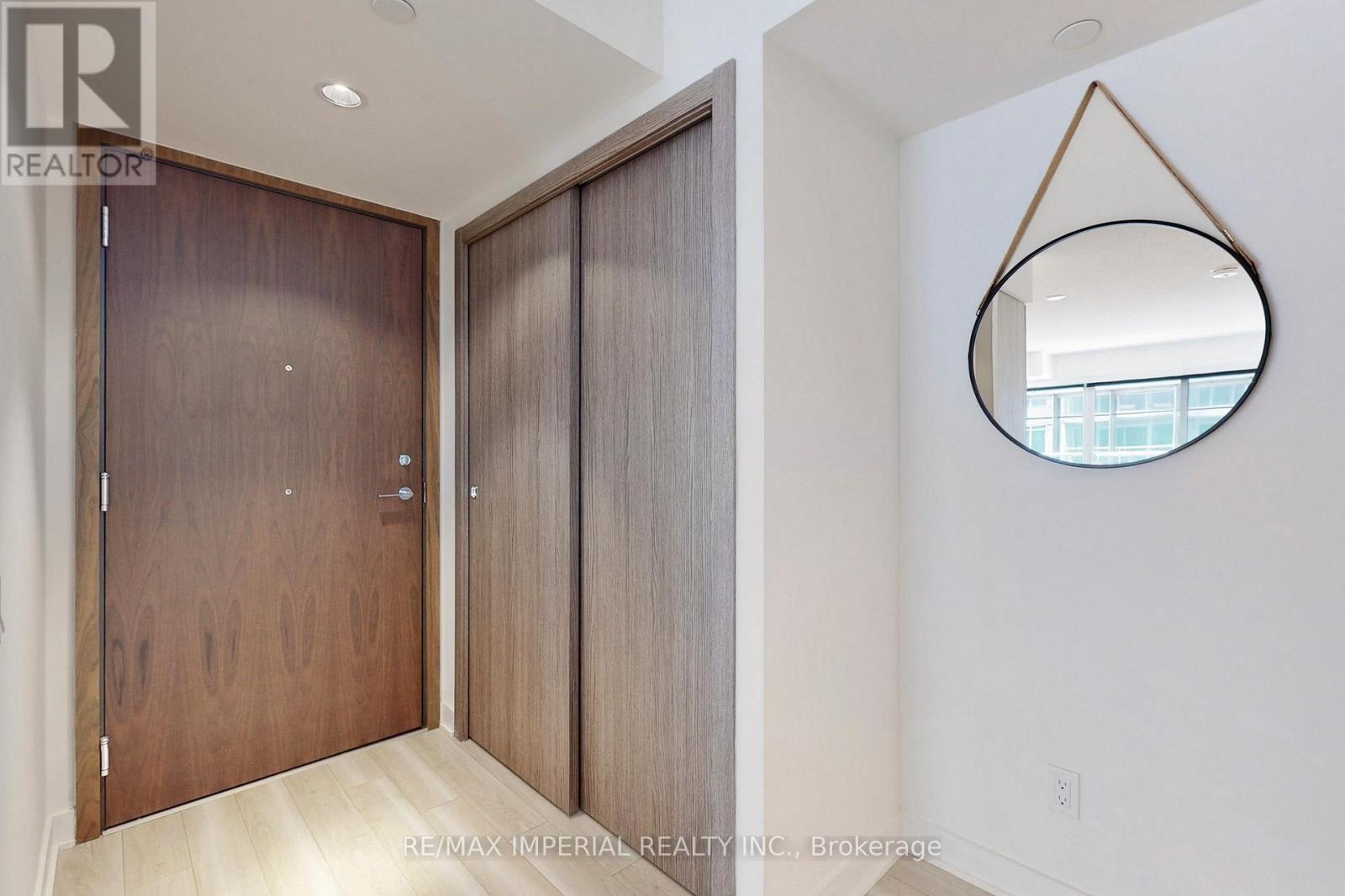 1001 - 17 Bathurst Street, Toronto, Ontario  M5V 0N1 - Photo 7 - C12698146