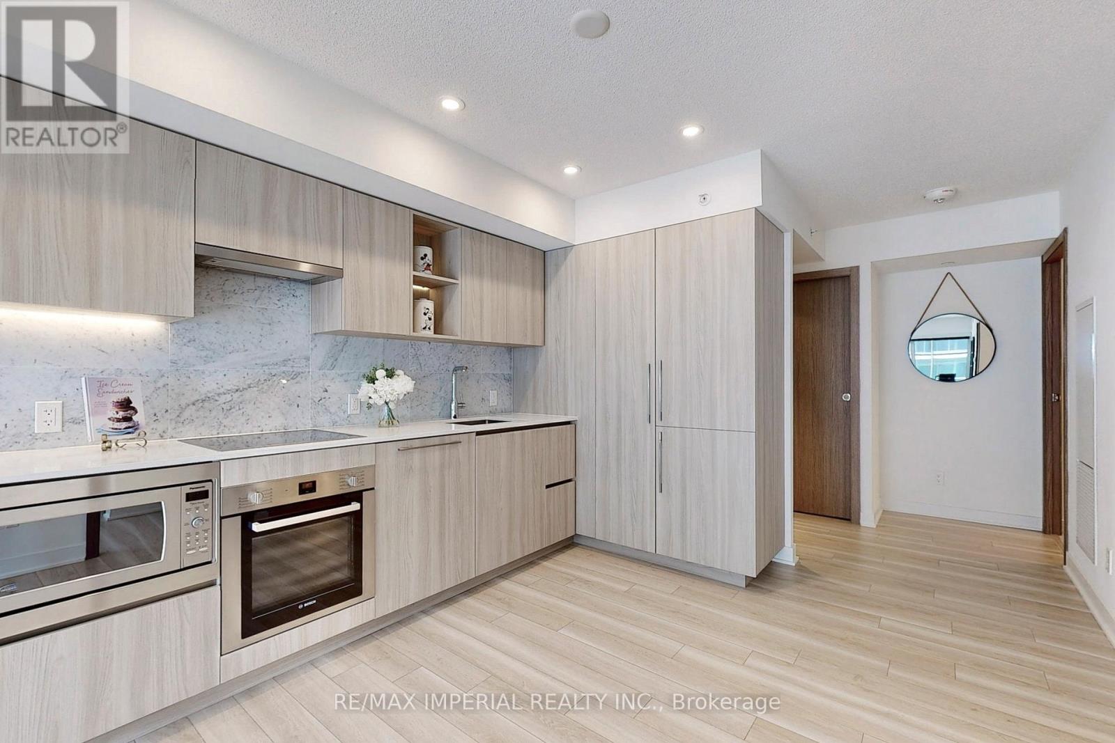 1001 - 17 Bathurst Street, Toronto, Ontario  M5V 0N1 - Photo 8 - C12698146