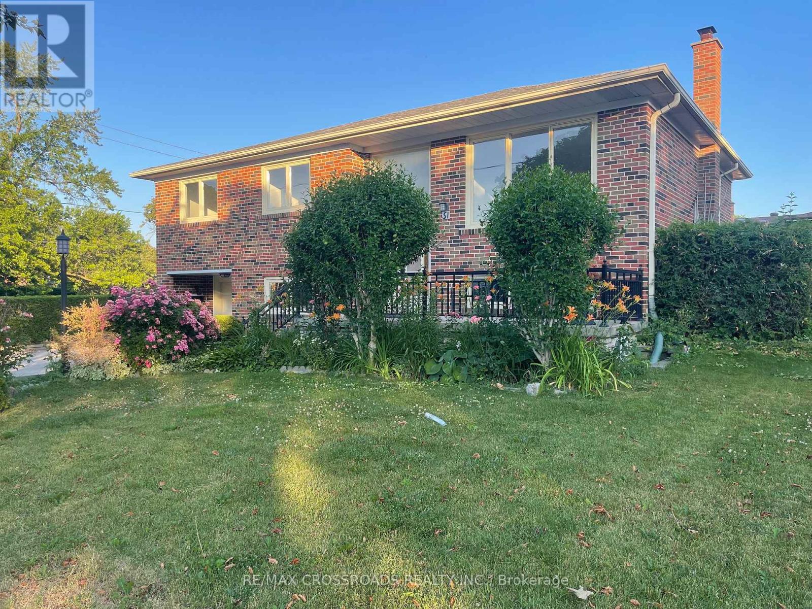 51 PLEASANT VIEW DRIVE, Toronto, Ontario