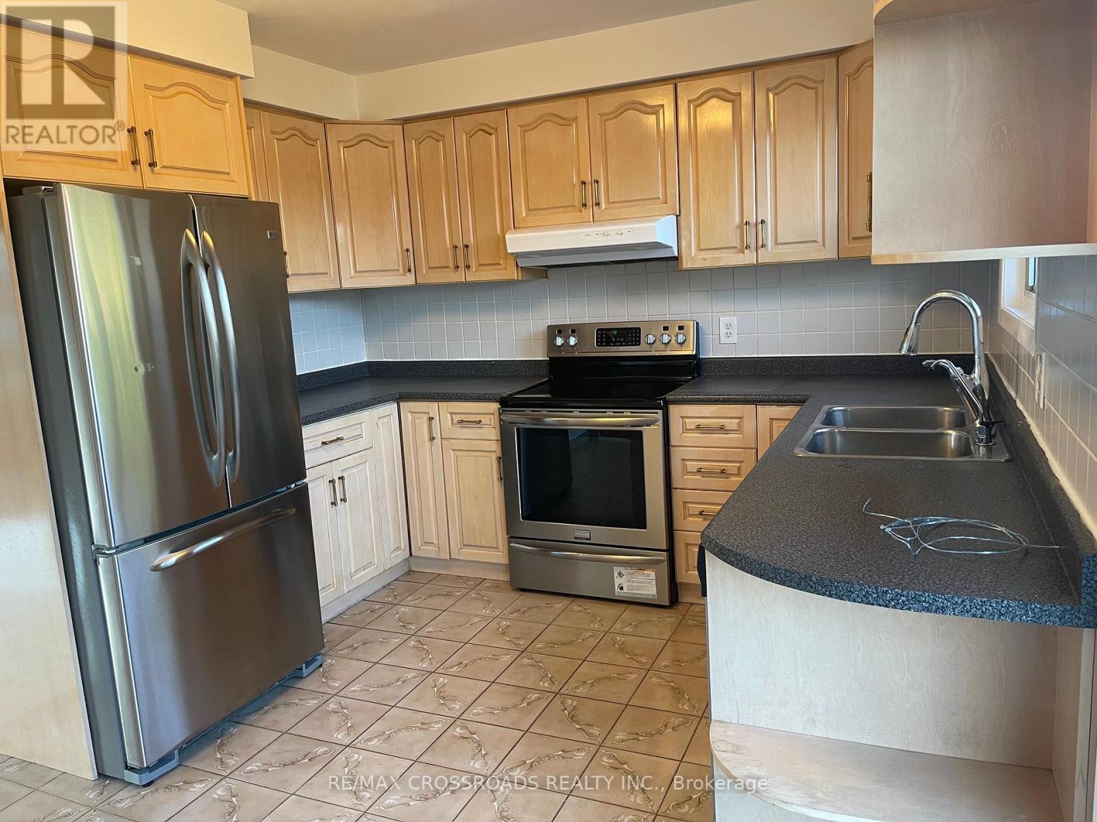 51 Pleasant View Drive, Toronto, Ontario  M2J 3P7 - Photo 2 - C12698180