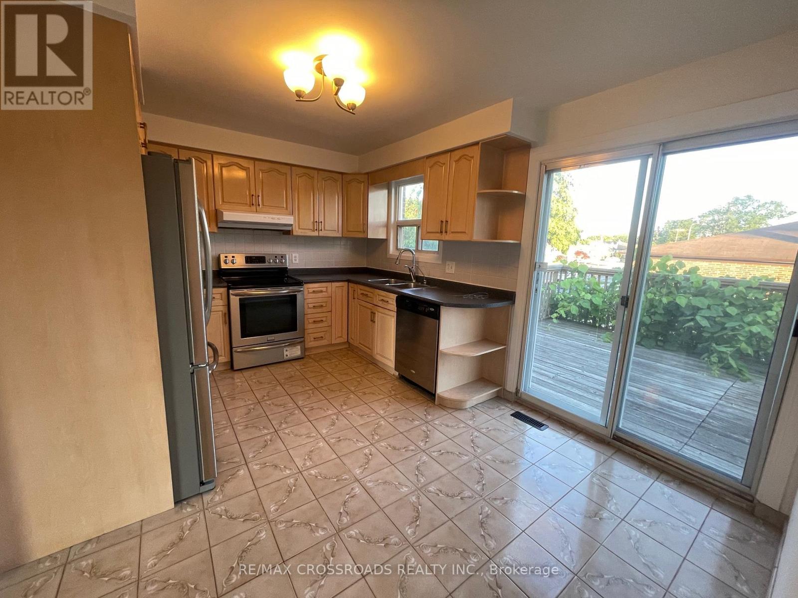 51 Pleasant View Drive, Toronto, Ontario  M2J 3P7 - Photo 7 - C12698180