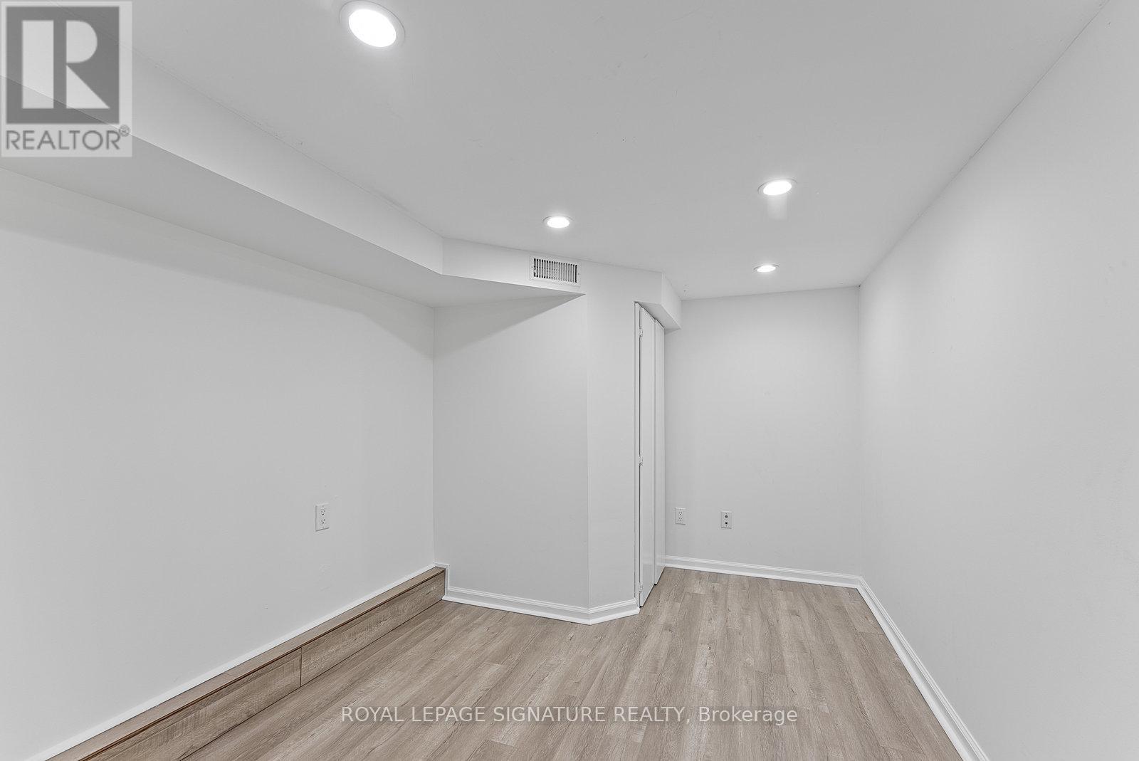 1 - 233 Greenwood Avenue, Toronto, Ontario  M4L 2R4 - Photo 13 - E12698102