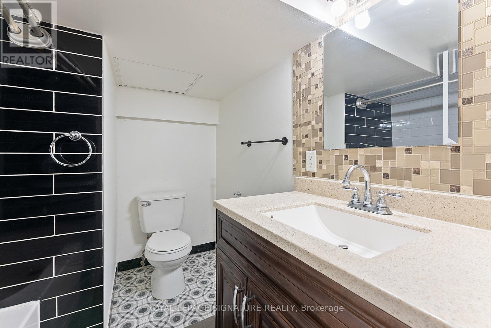 1 - 233 Greenwood Avenue, Toronto, Ontario  M4L 2R4 - Photo 14 - E12698102