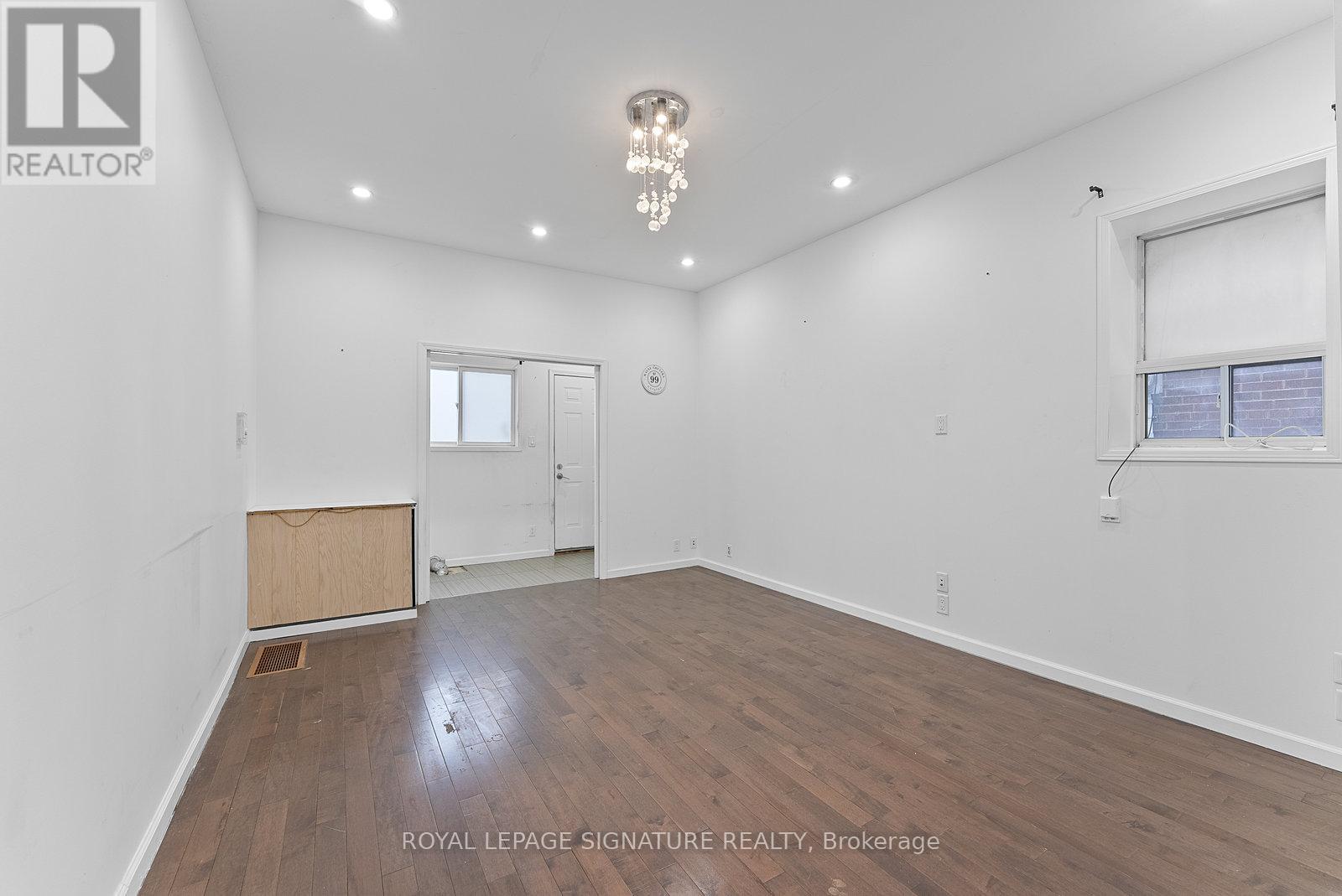 1 - 233 Greenwood Avenue, Toronto, Ontario  M4L 2R4 - Photo 4 - E12698102