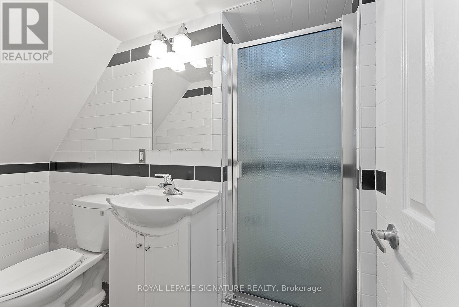 1 - 233 Greenwood Avenue, Toronto, Ontario  M4L 2R4 - Photo 5 - E12698102