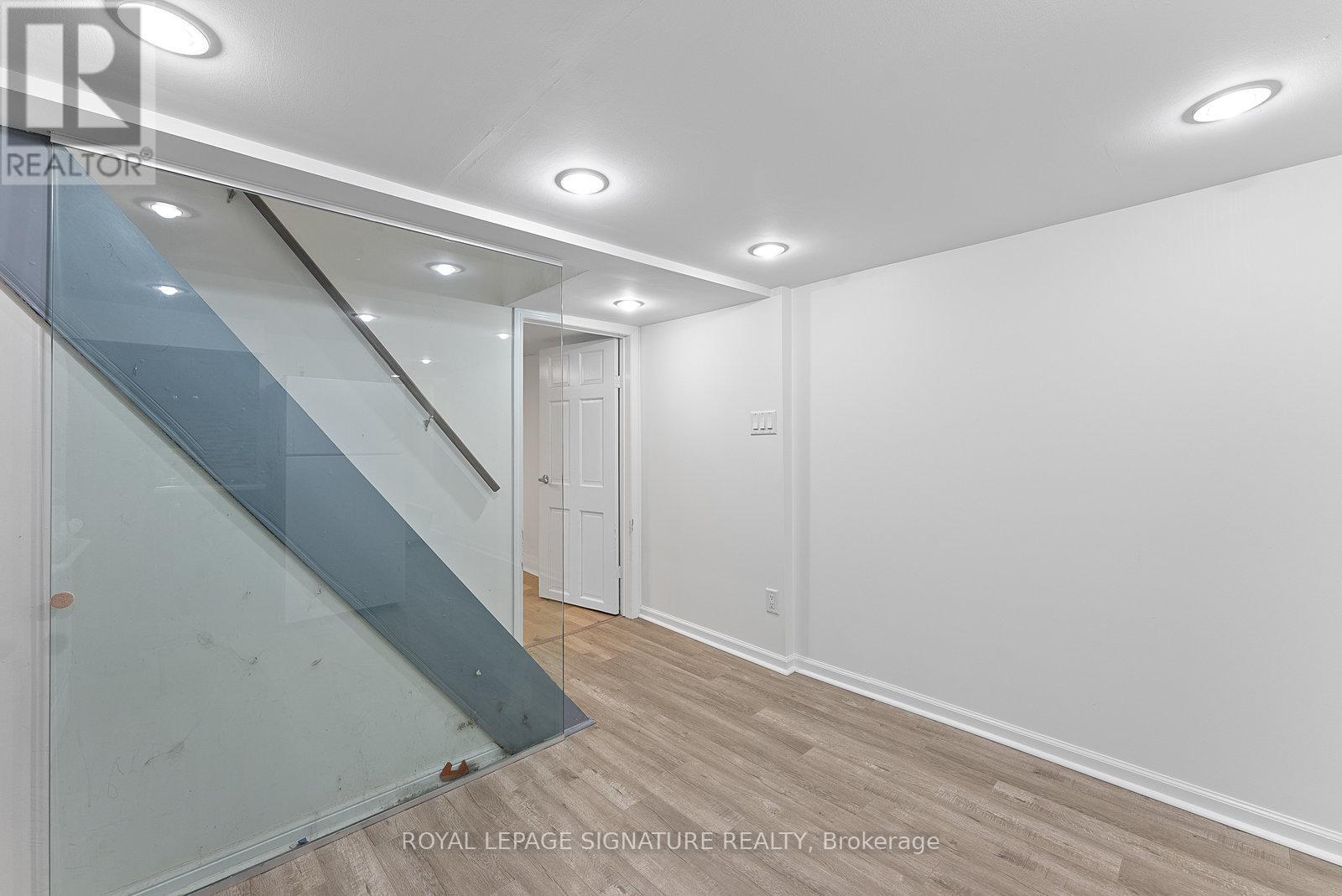 1 - 233 Greenwood Avenue, Toronto, Ontario  M4L 2R4 - Photo 9 - E12698102