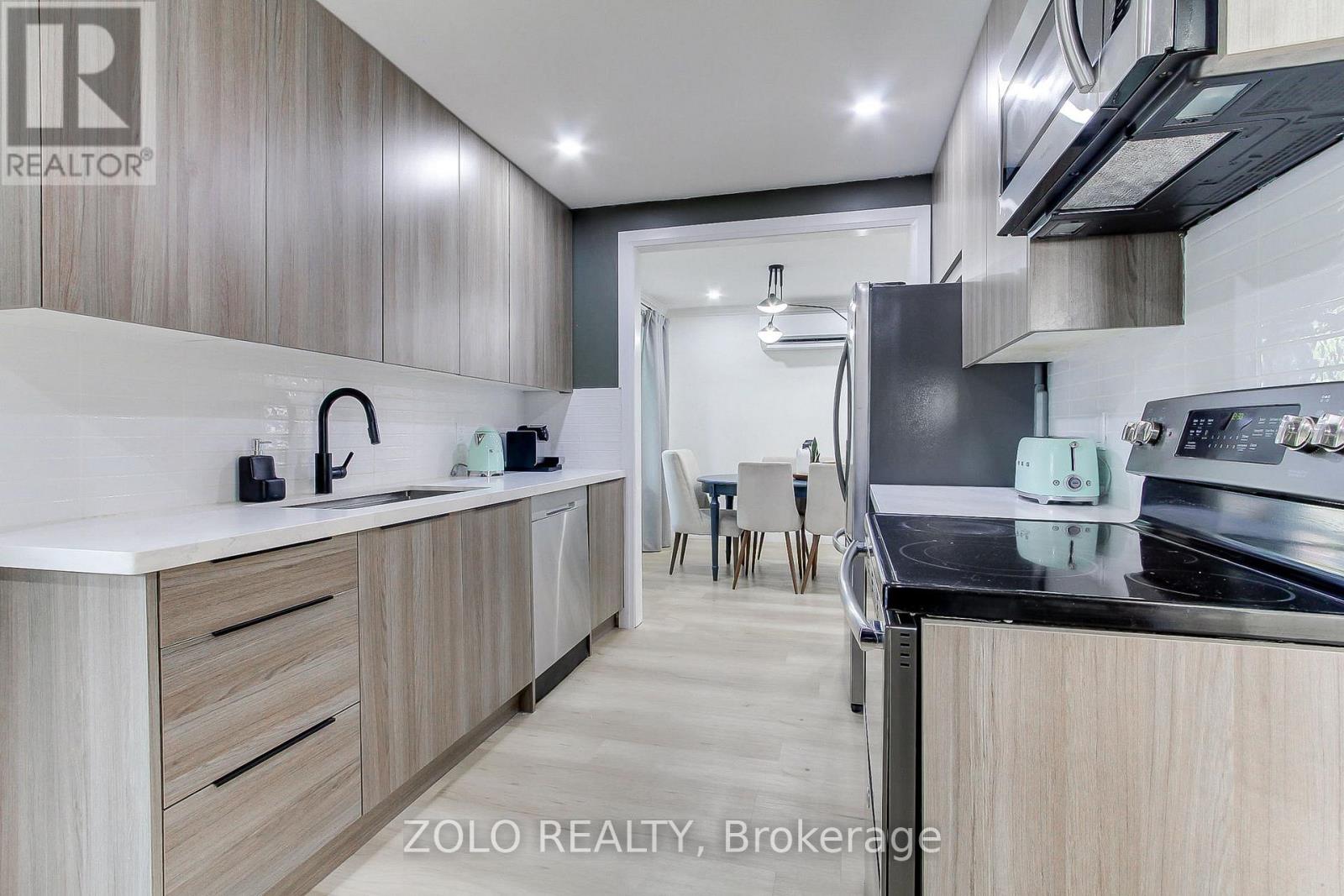 388 Terry Drive, Newmarket, Ontario  L3Y 5E7 - Photo 12 - N12698138