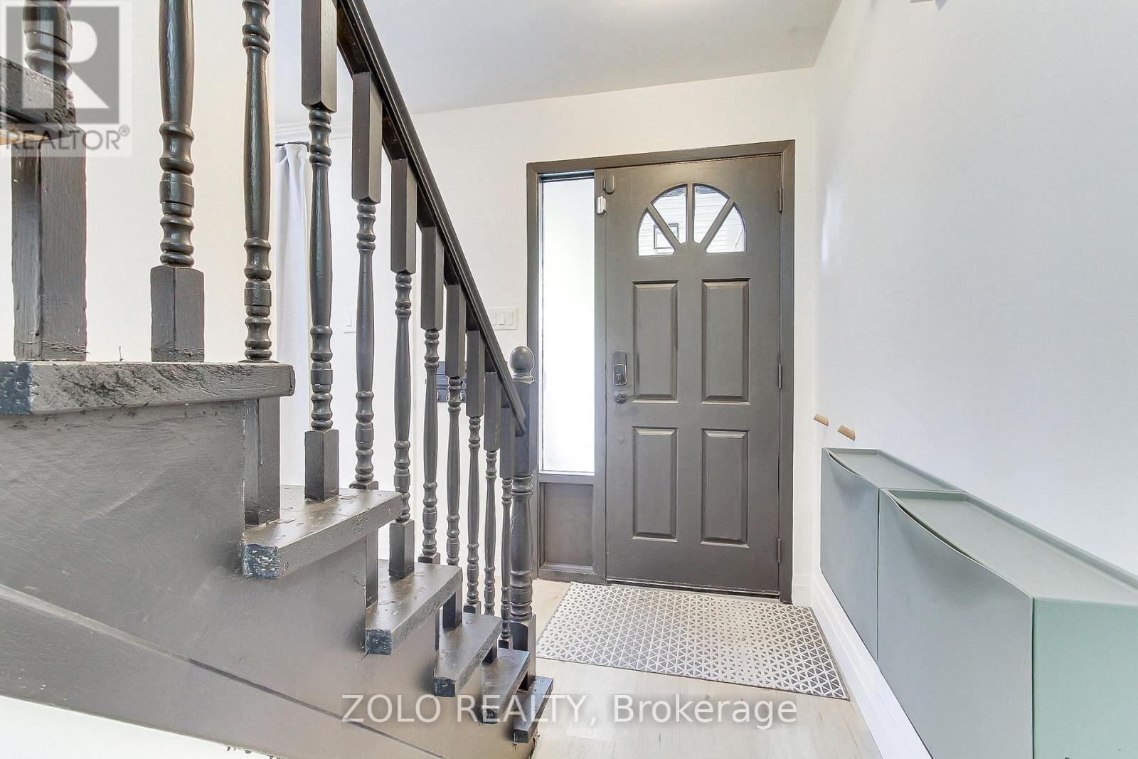 388 Terry Drive, Newmarket, Ontario  L3Y 5E7 - Photo 4 - N12698138