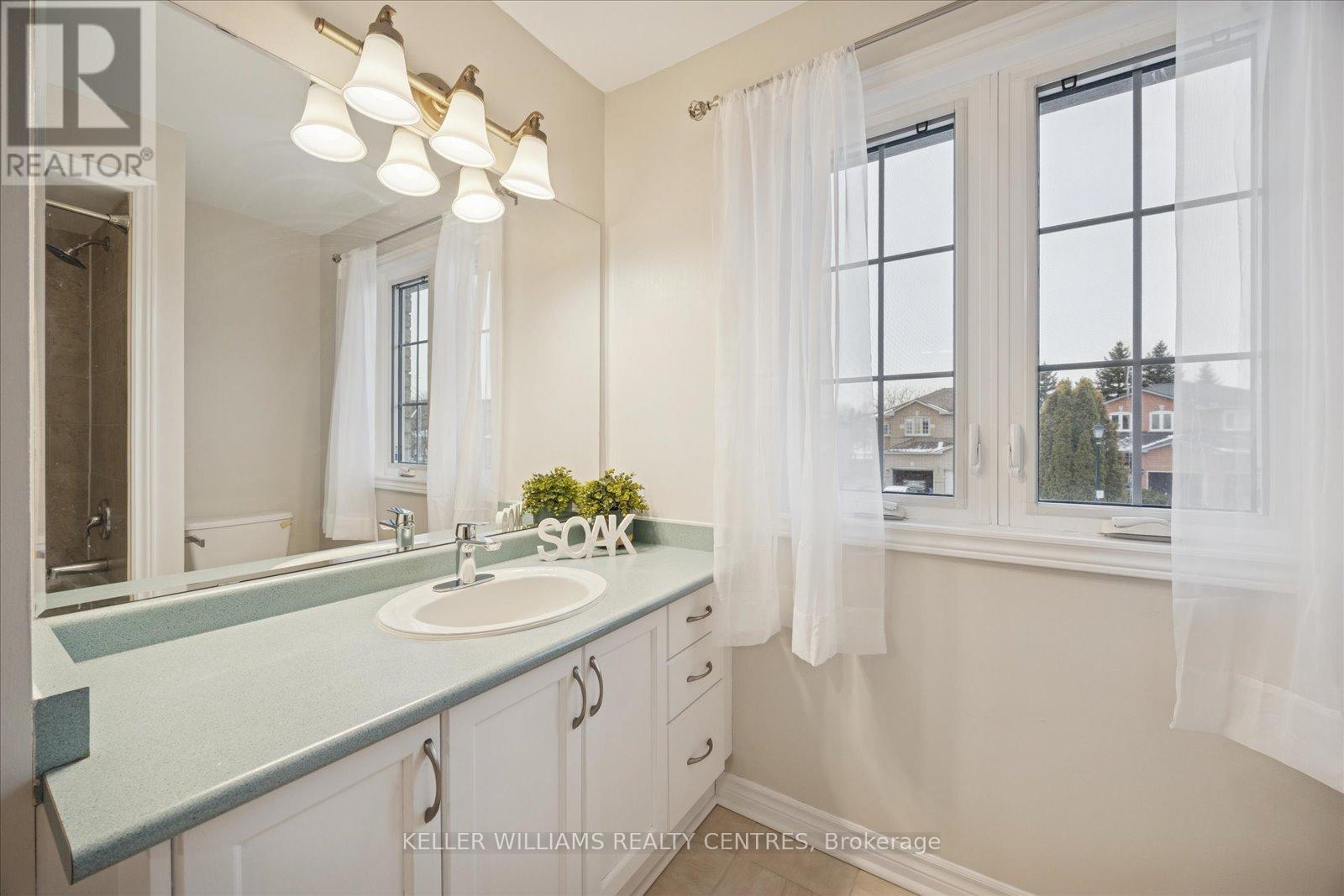 722 Walpole Crescent, Newmarket, Ontario  L3X 2B1 - Photo 14 - N12698154