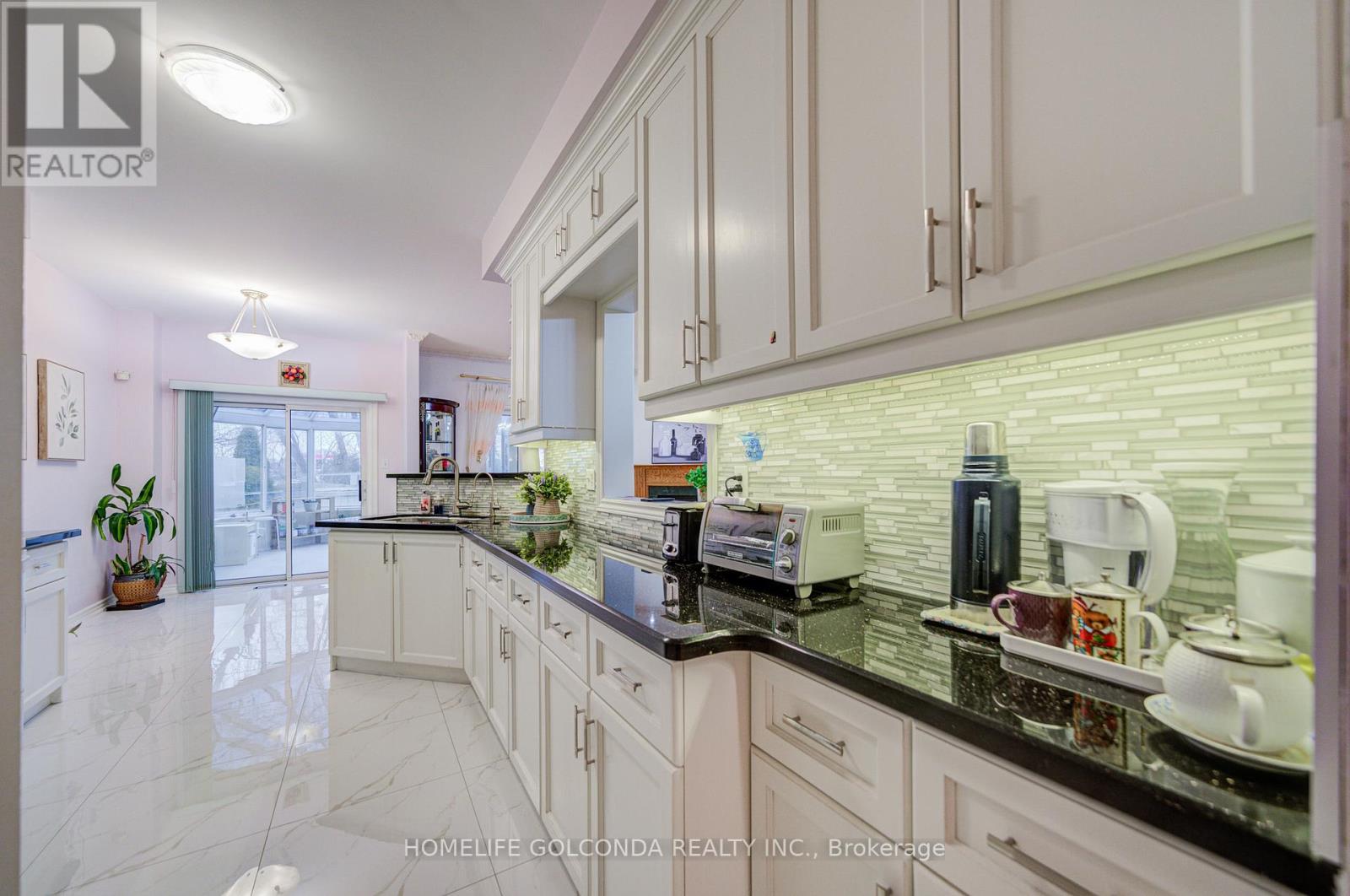 25 Eastpine Drive, Markham, Ontario  L3R 4Z2 - Photo 13 - N12698182