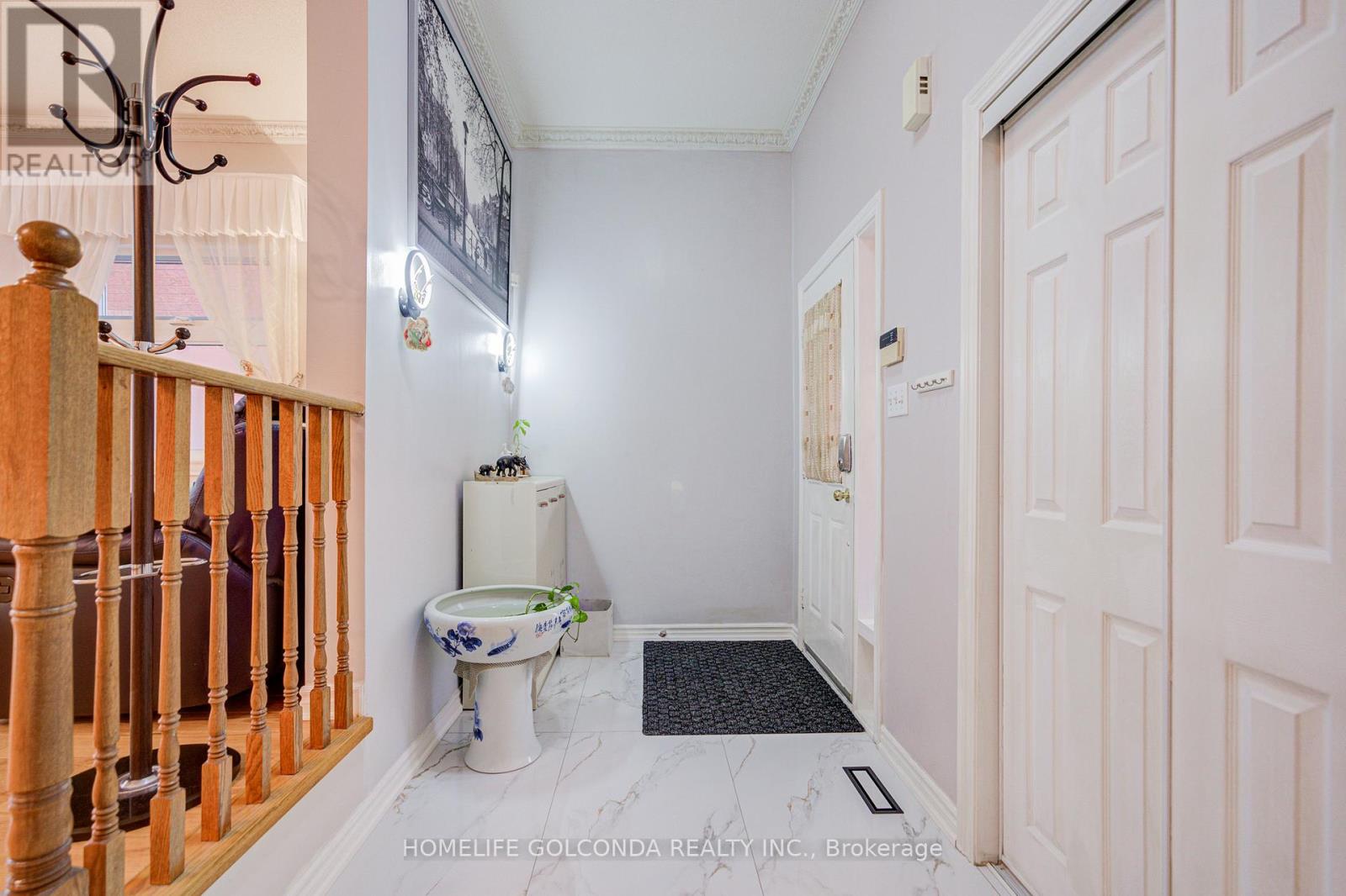 25 Eastpine Drive, Markham, Ontario  L3R 4Z2 - Photo 3 - N12698182