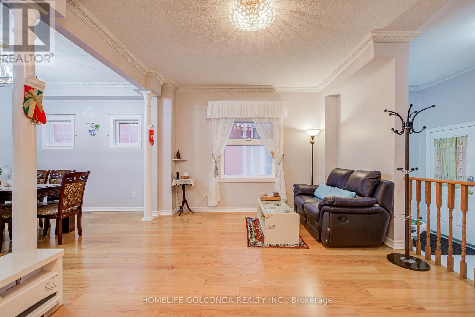 25 Eastpine Drive, Markham, Ontario  L3R 4Z2 - Photo 5 - N12698182