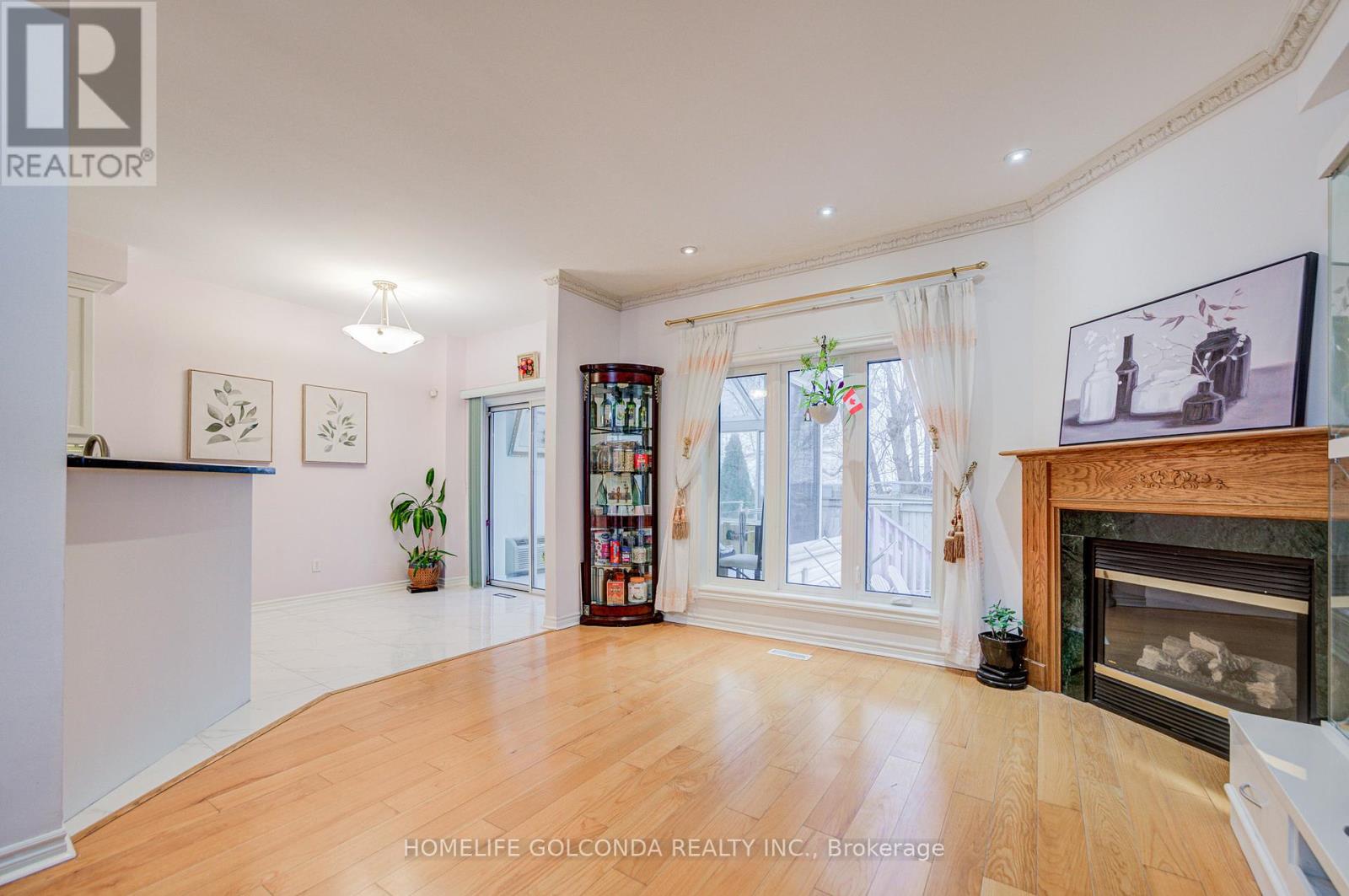 25 Eastpine Drive, Markham, Ontario  L3R 4Z2 - Photo 8 - N12698182