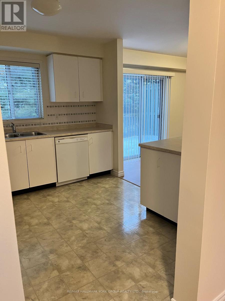 34 - 490 Veterans Drive, Barrie, Ontario  L4N 9N4 - Photo 2 - S12698118