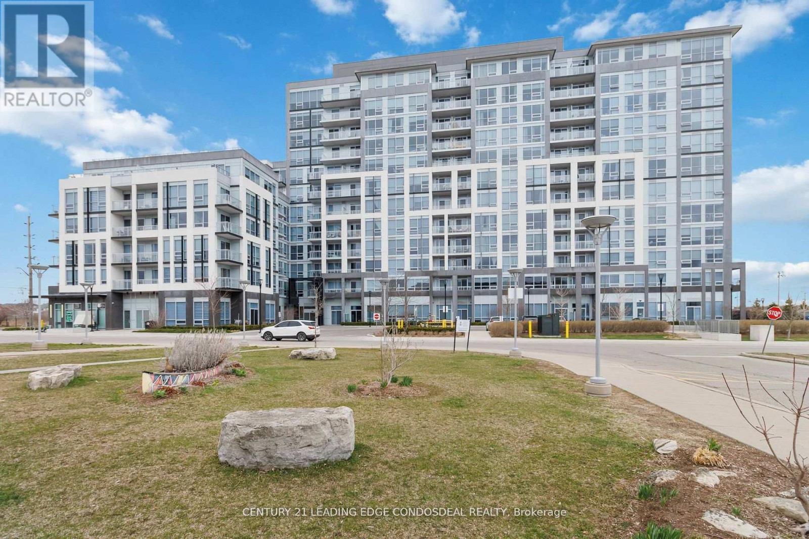 502 - 1050 Main Street W, Milton, Ontario  L9T 9M3 - Photo 2 - W12698096