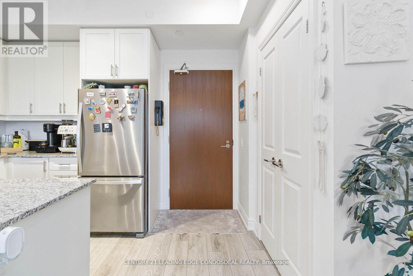 502 - 1050 Main Street W, Milton, Ontario  L9T 9M3 - Photo 7 - W12698096