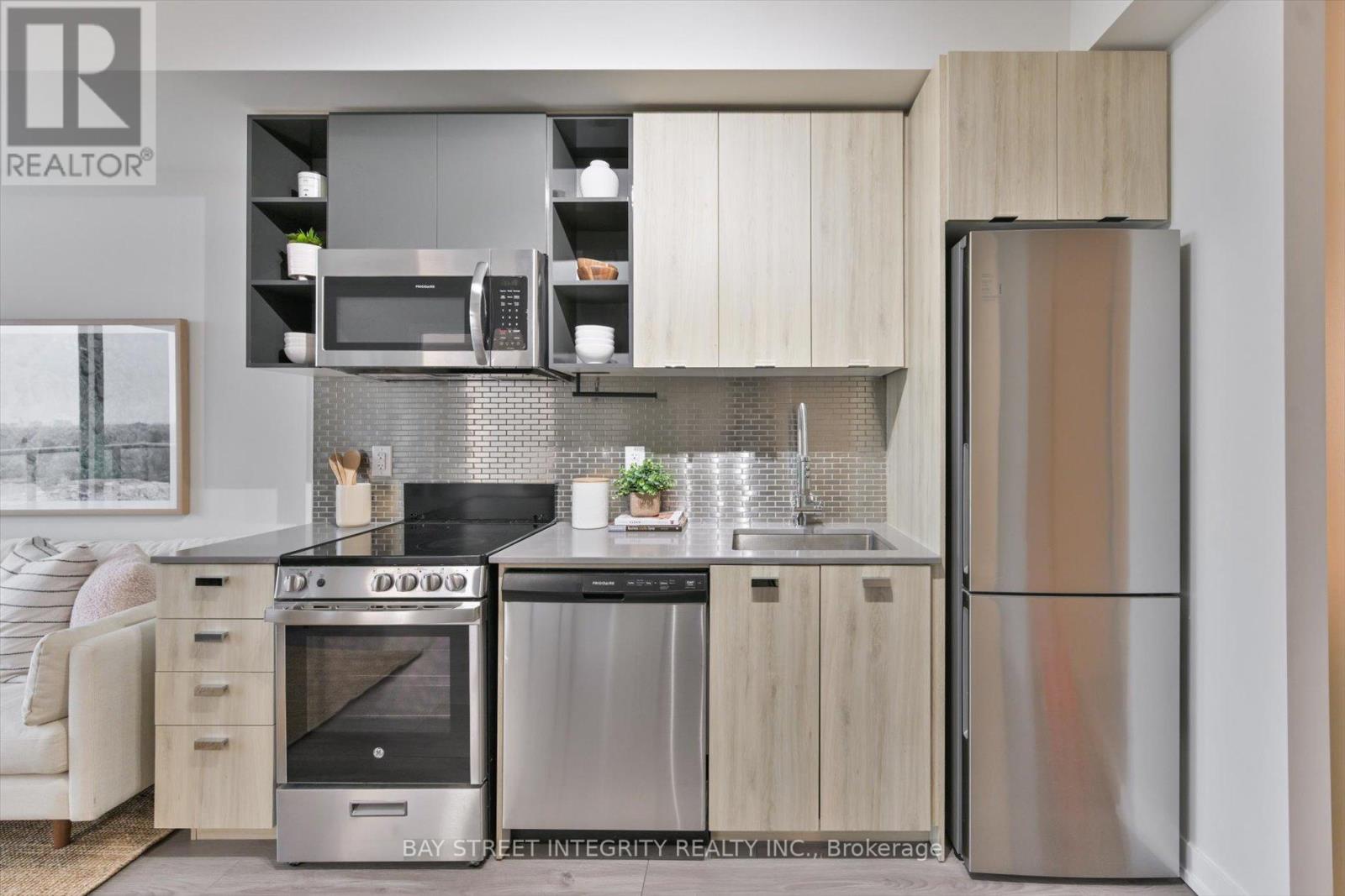 909 - 10 De Boers Drive, Toronto, Ontario  M3J 0L6 - Photo 11 - W12698098