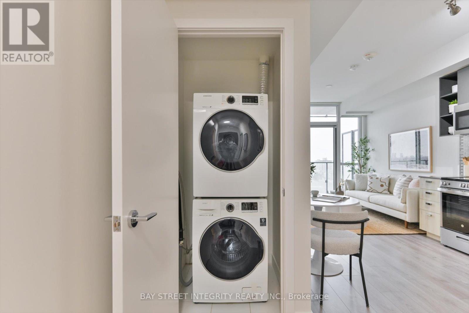 909 - 10 De Boers Drive, Toronto, Ontario  M3J 0L6 - Photo 25 - W12698098