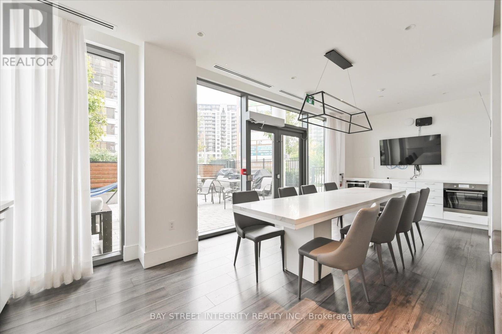 909 - 10 De Boers Drive, Toronto, Ontario  M3J 0L6 - Photo 32 - W12698098