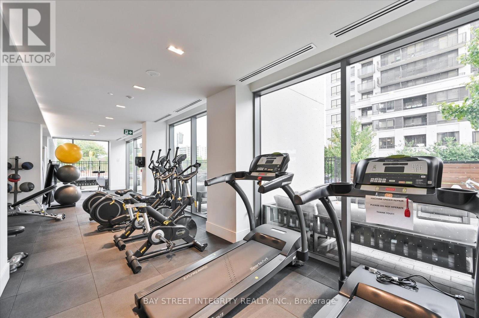 909 - 10 De Boers Drive, Toronto, Ontario  M3J 0L6 - Photo 35 - W12698098