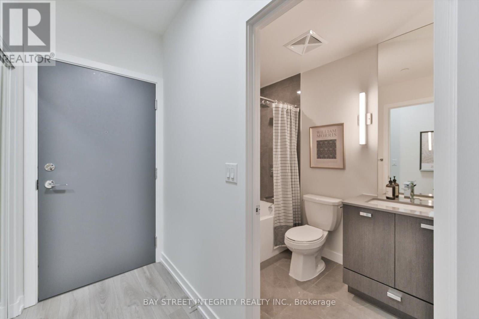 909 - 10 De Boers Drive, Toronto, Ontario  M3J 0L6 - Photo 5 - W12698098