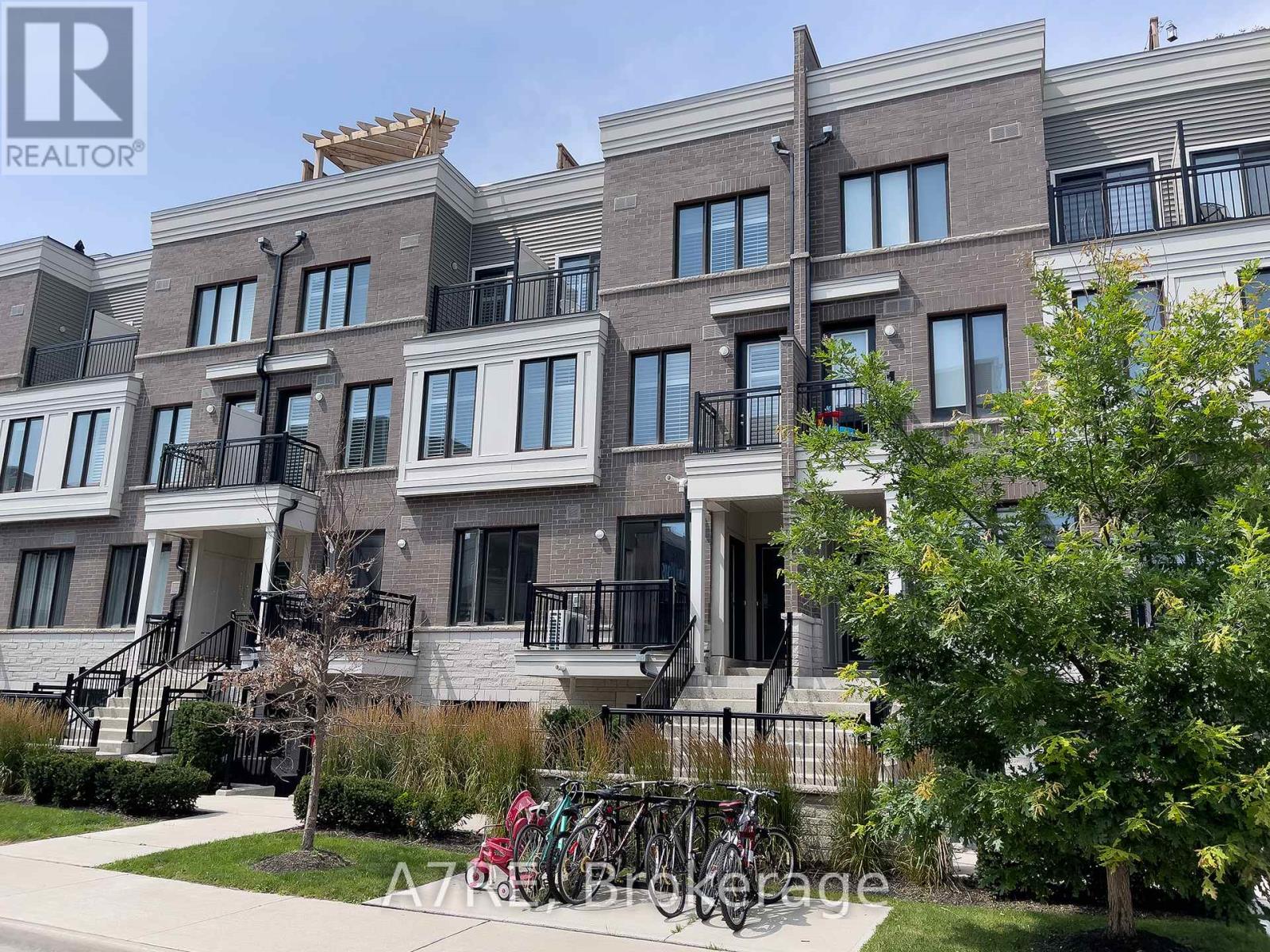 28 - 70 EASTWOOD PARK GARDENS, Toronto, Ontario