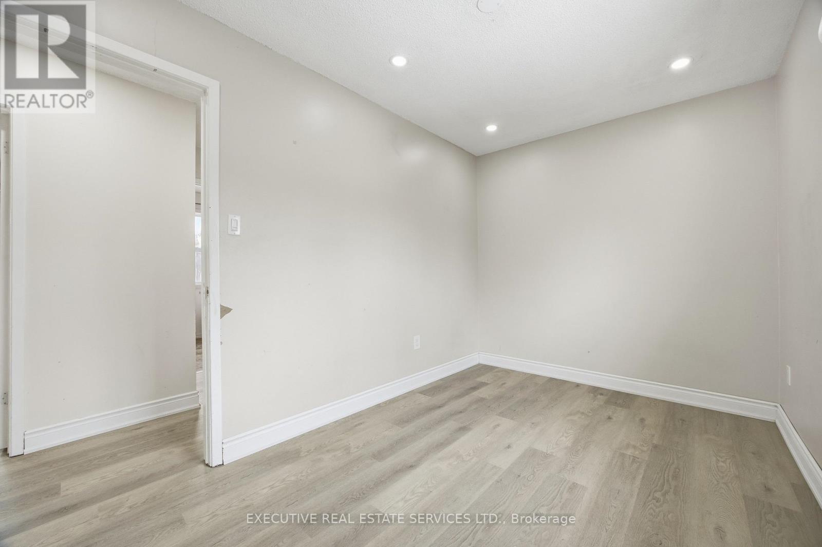 69 Lorraine Crescent, Brampton, Ontario  L6S 2R6 - Photo 25 - W12698162