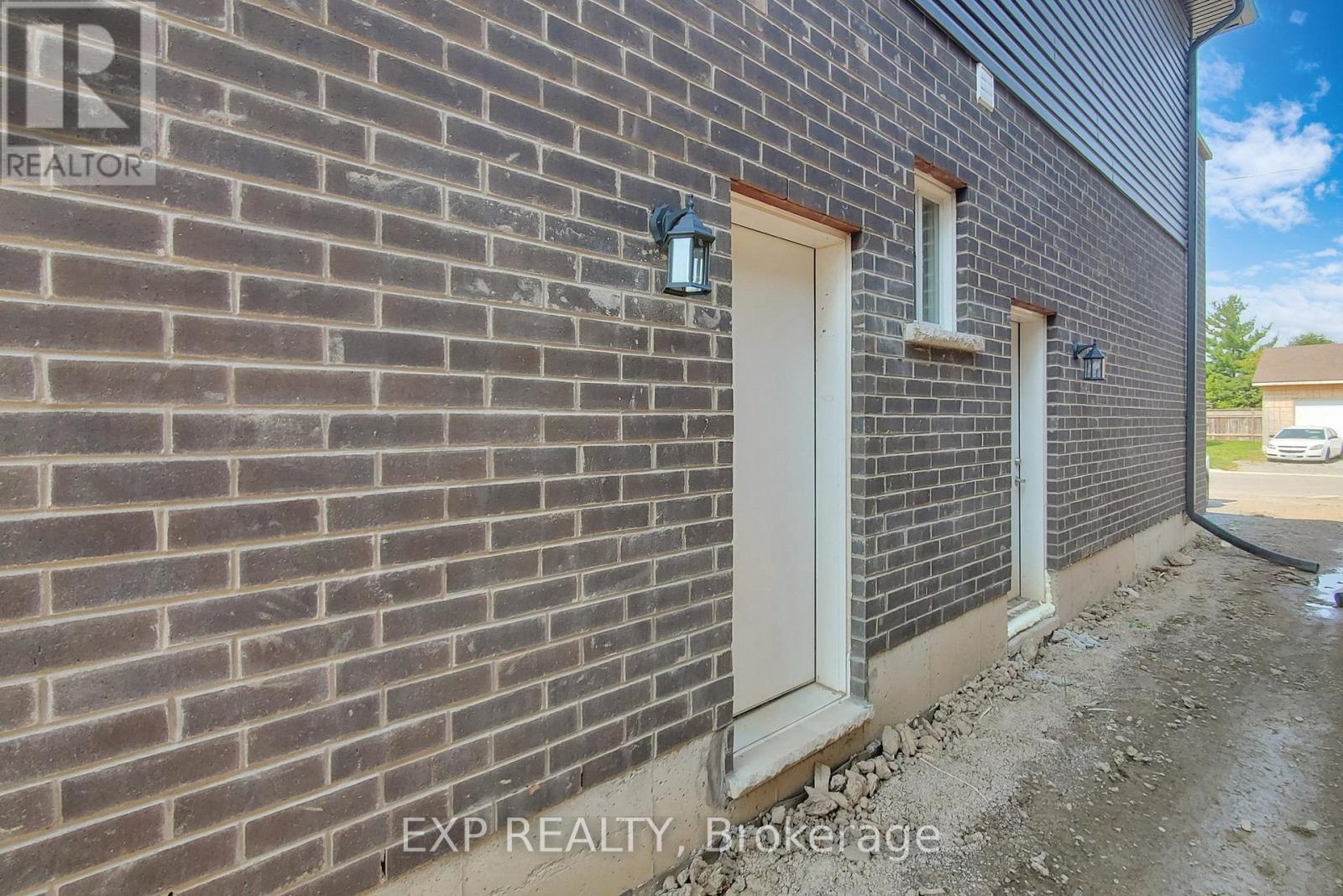 127 Laugher Avenue, Welland, Ontario  L3B 0N6 - Photo 48 - X12698156