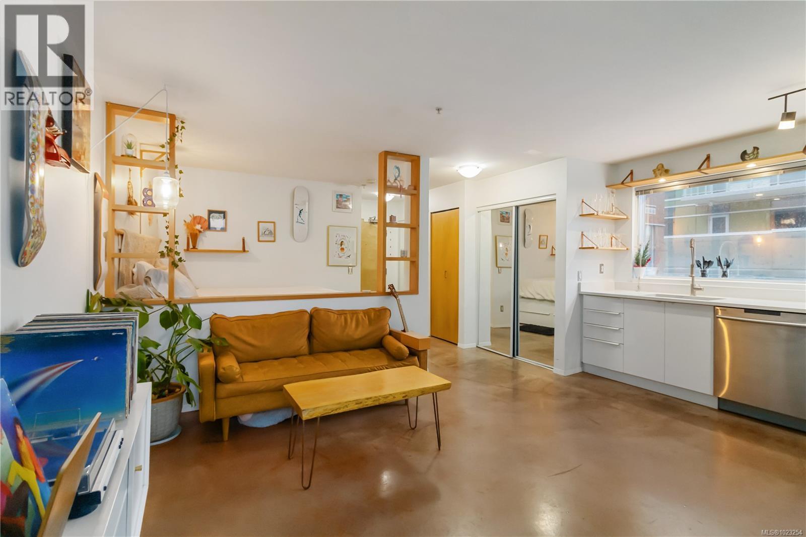 301 932 Johnson St, Victoria, British Columbia