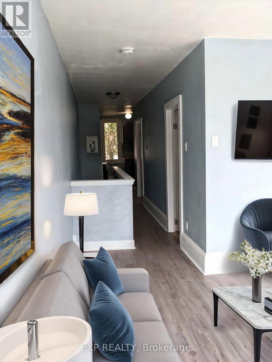 2 - 1055 Somerset Street, Ottawa, Ontario  K1Y 3C4 - Photo 3 - X12698210