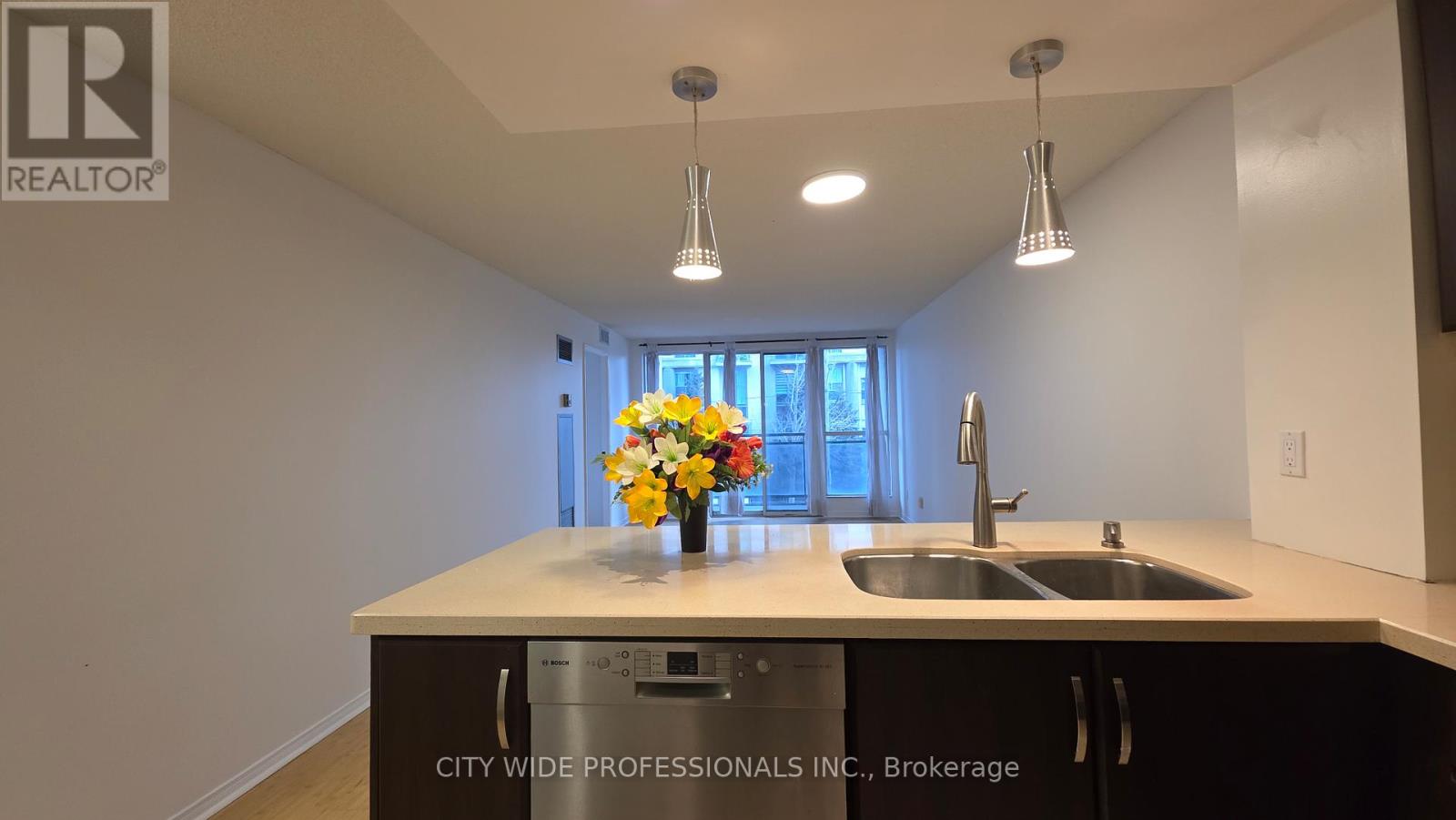 202 - 28 Hollywood Avenue, Toronto, Ontario  M2N 6S4 - Photo 2 - C12684396