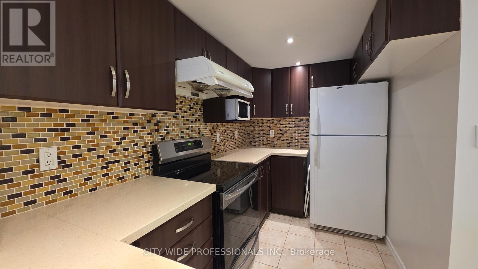 202 - 28 Hollywood Avenue, Toronto, Ontario  M2N 6S4 - Photo 4 - C12684396