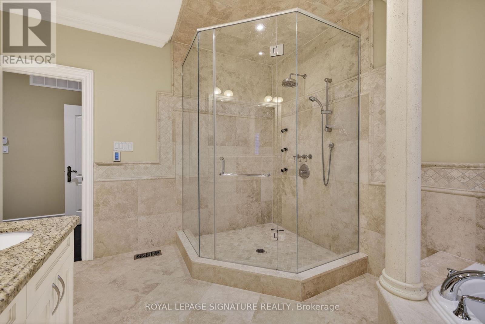 26 Alai Circle, Markham, Ontario  L3R 1E2 - Photo 37 - N12698190