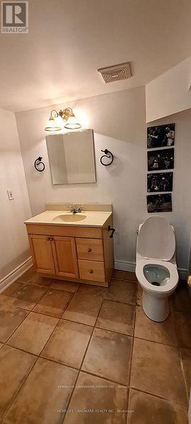 1056 Wayne Drive E, Newmarket, Ontario  L3Y 6H7 - Photo 12 - N12698222